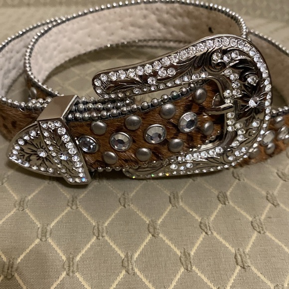 Non branded styling rhinestone brown and silver belt. - Picture 3 of 4
